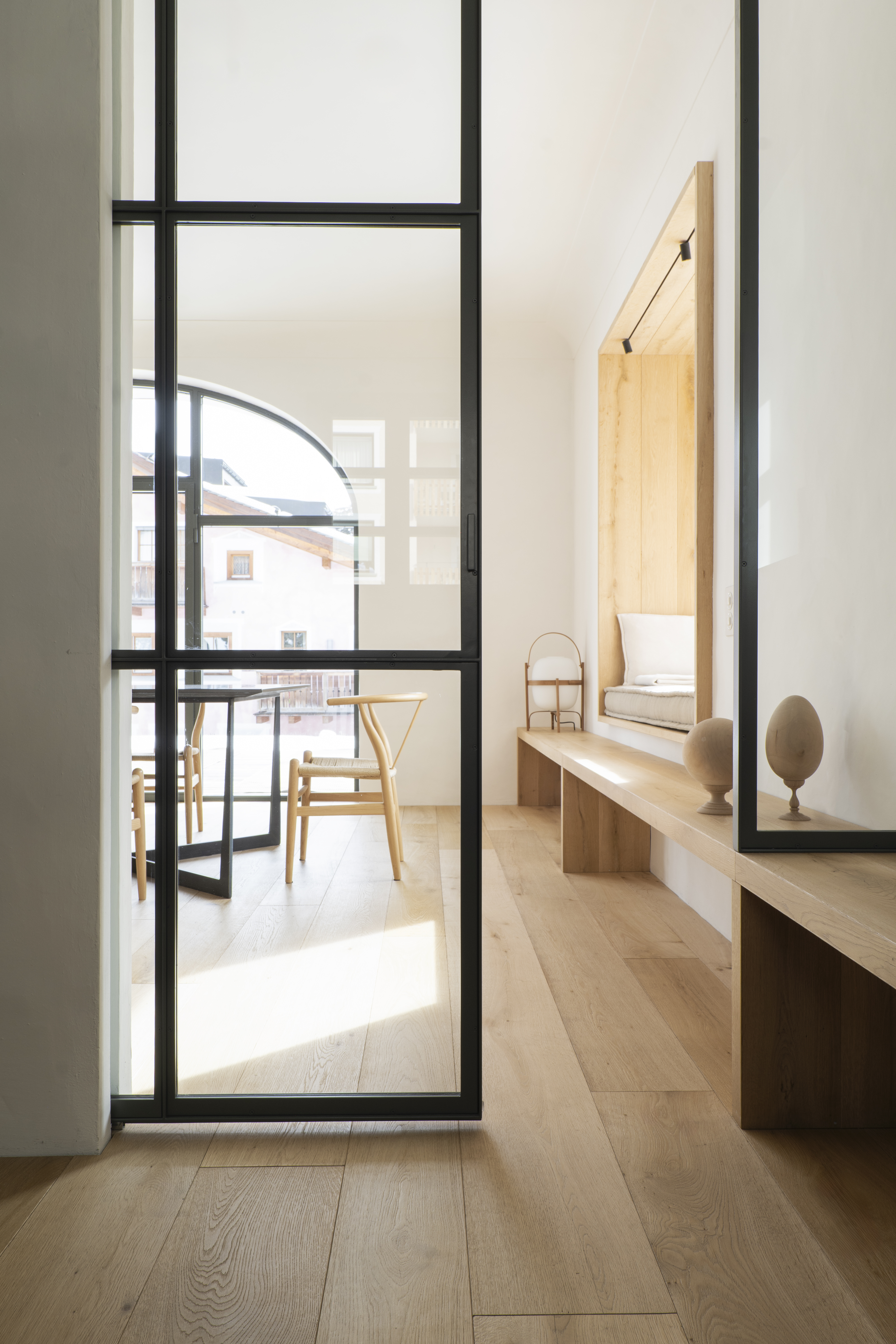 st moritz chalet furnished by Molteni&amp;amp;C