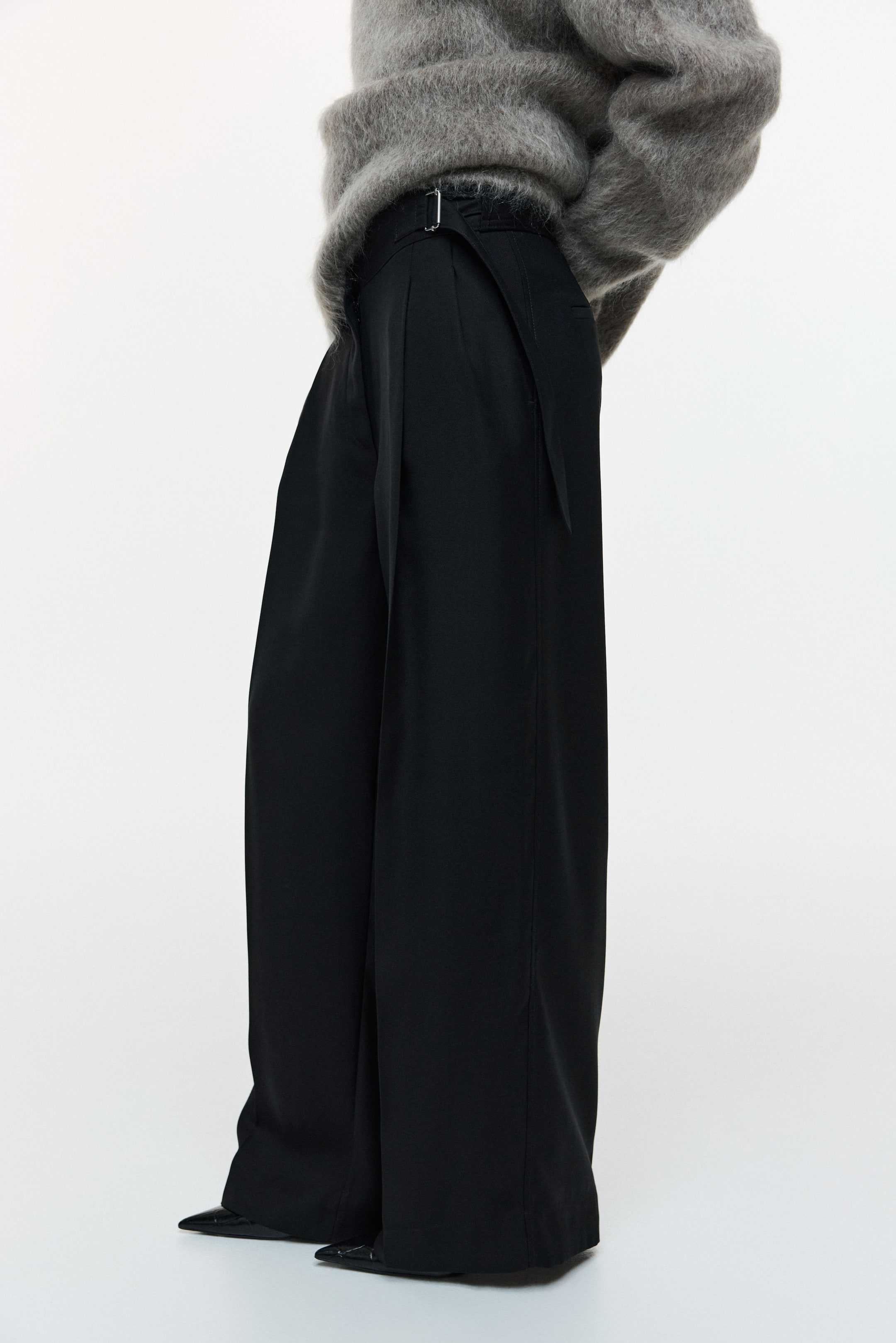 Wide-Leg Pants With Belt Detail - Black