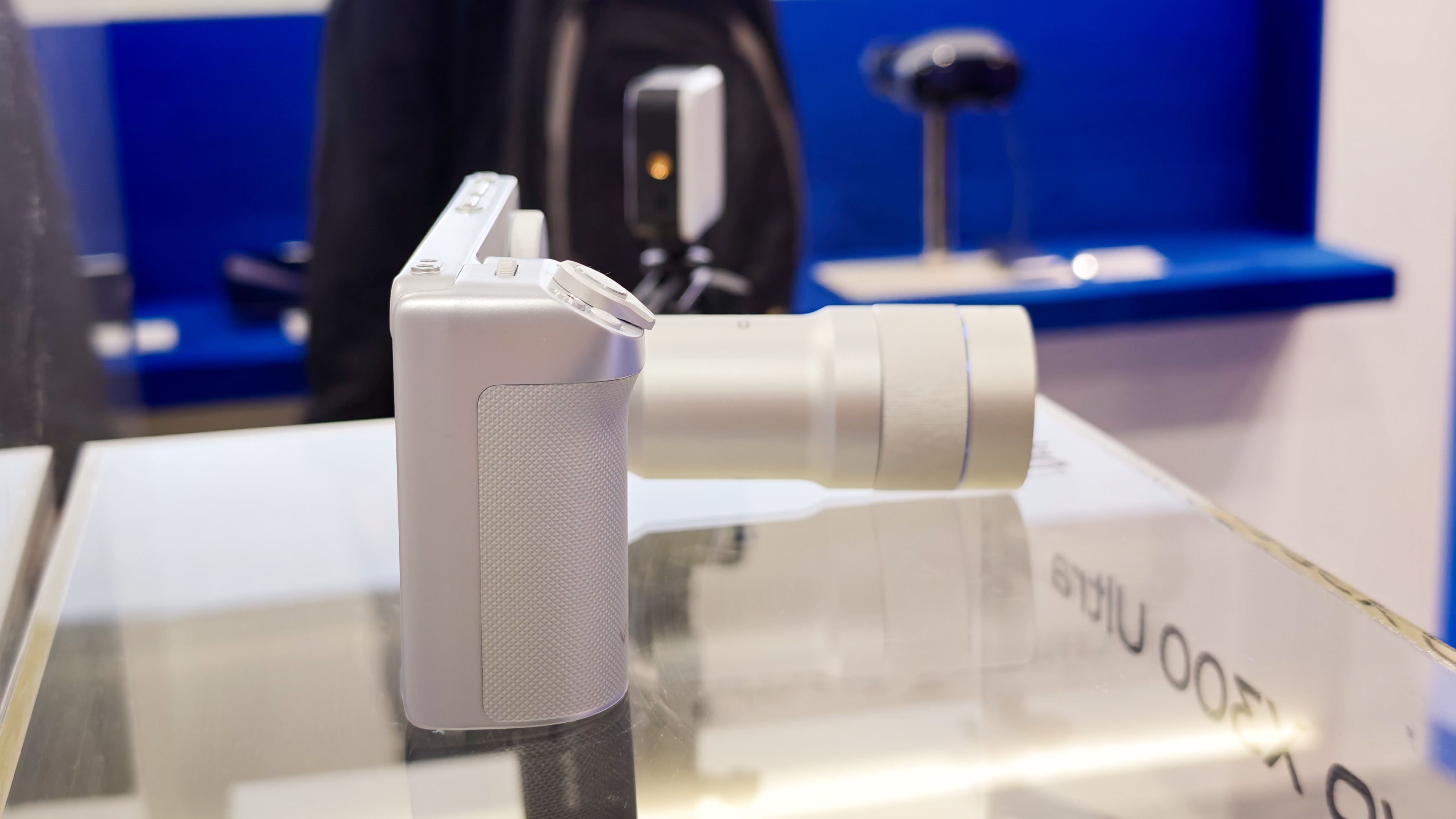 Vivo X300 Ultra hands-on at MWC 2026