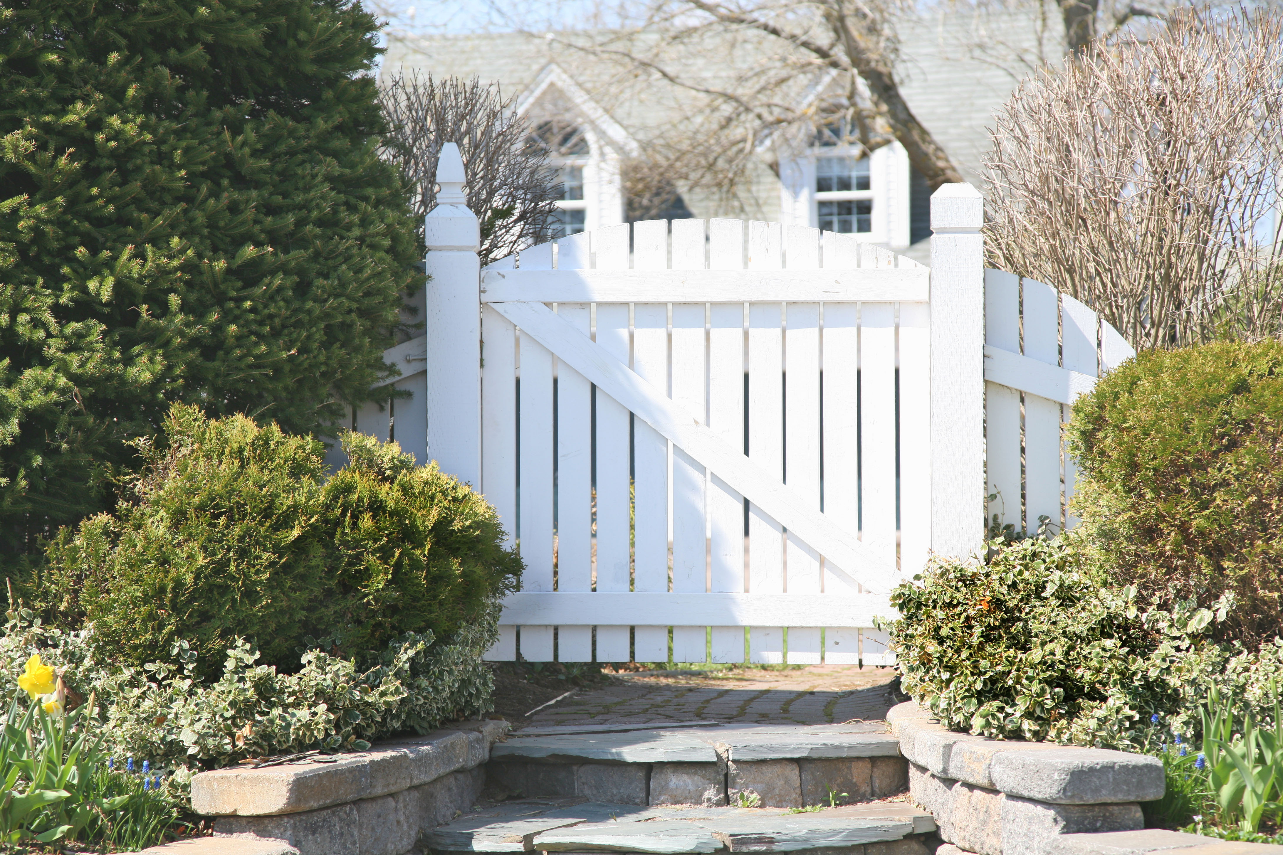 How to build a fence gate top tips from the experts 