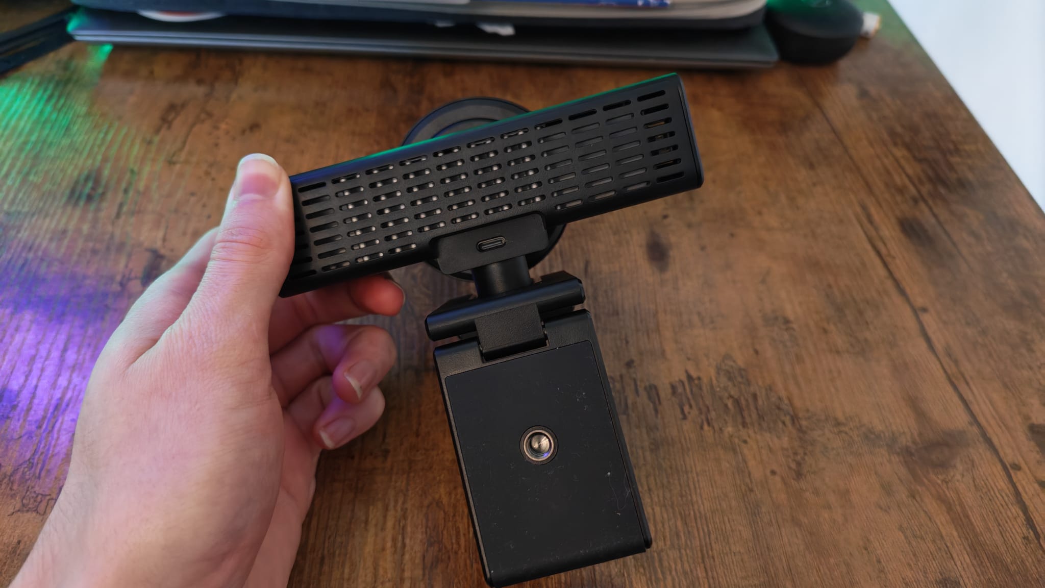 The Razer Kiyo V2 Pro from behind