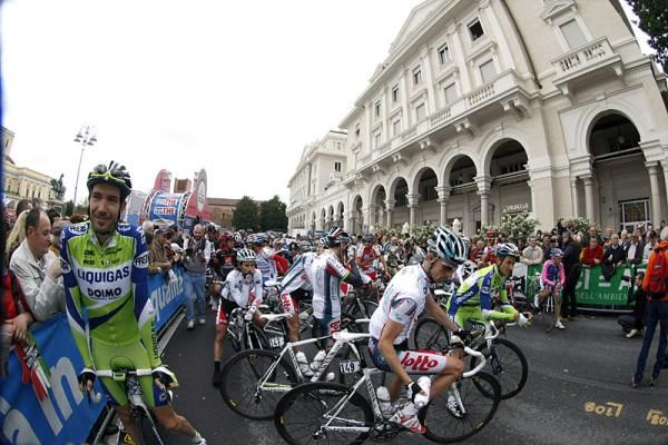 The peloton awaits the start of stage five in Novara.
