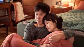 Lee Sun-kyun and Jung Yu-mi in "Sleep" (2023)