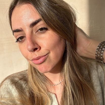 Shannon Lawlor wearing L'Or&eacute;al Lash Paradise Mascara