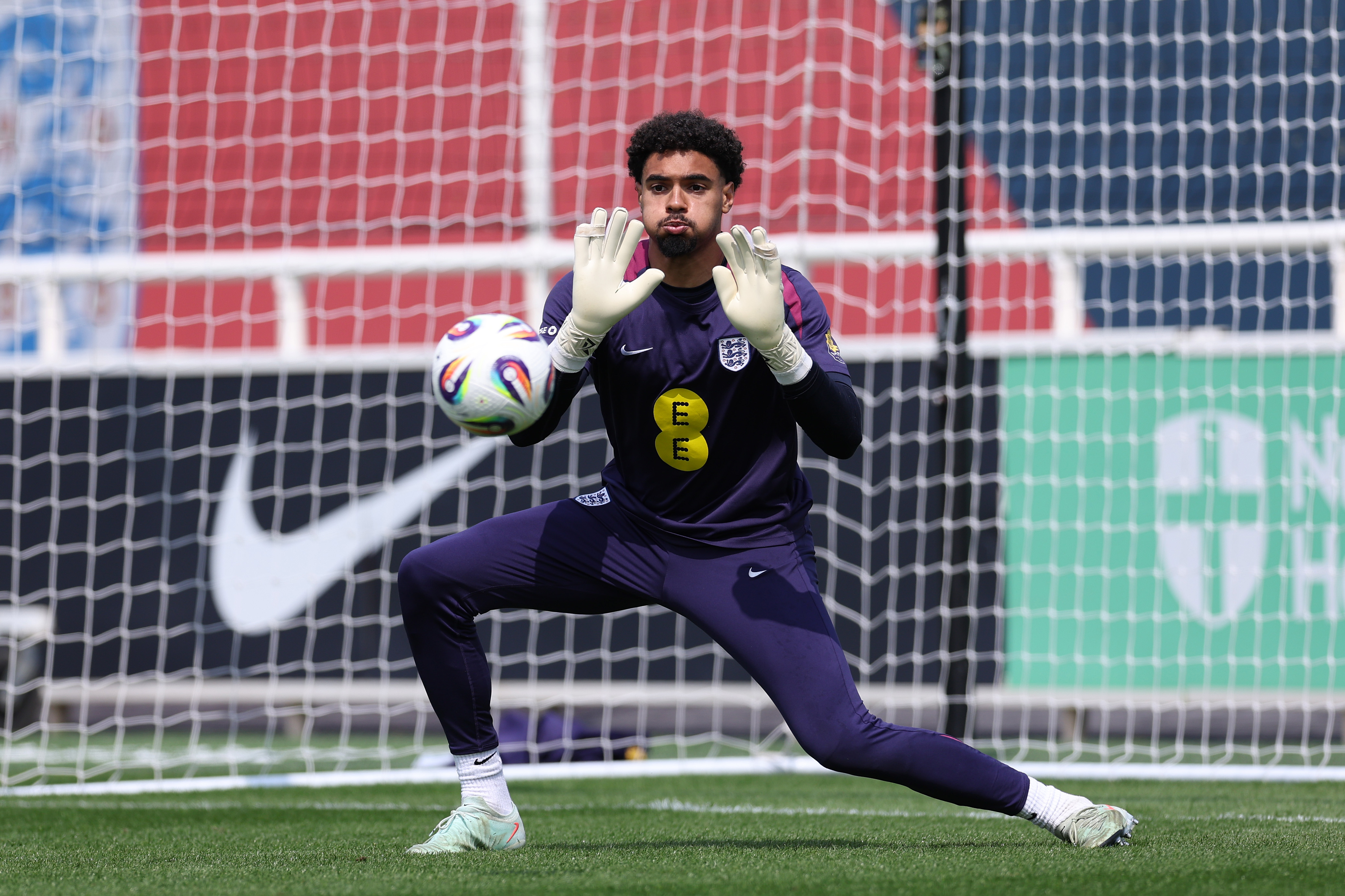 Crystal Palace goalkeeper Owen Goodman training with England under-21s in 2025