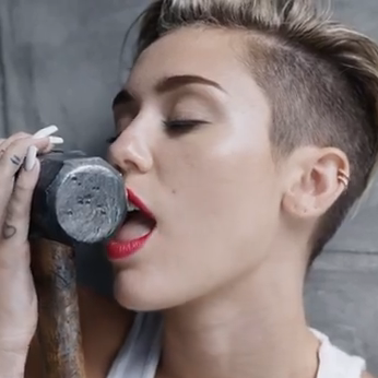 Ear, Lip, Cheek, Hairstyle, Skin, Chin, Forehead, Eyebrow, Style, Eyelash, 