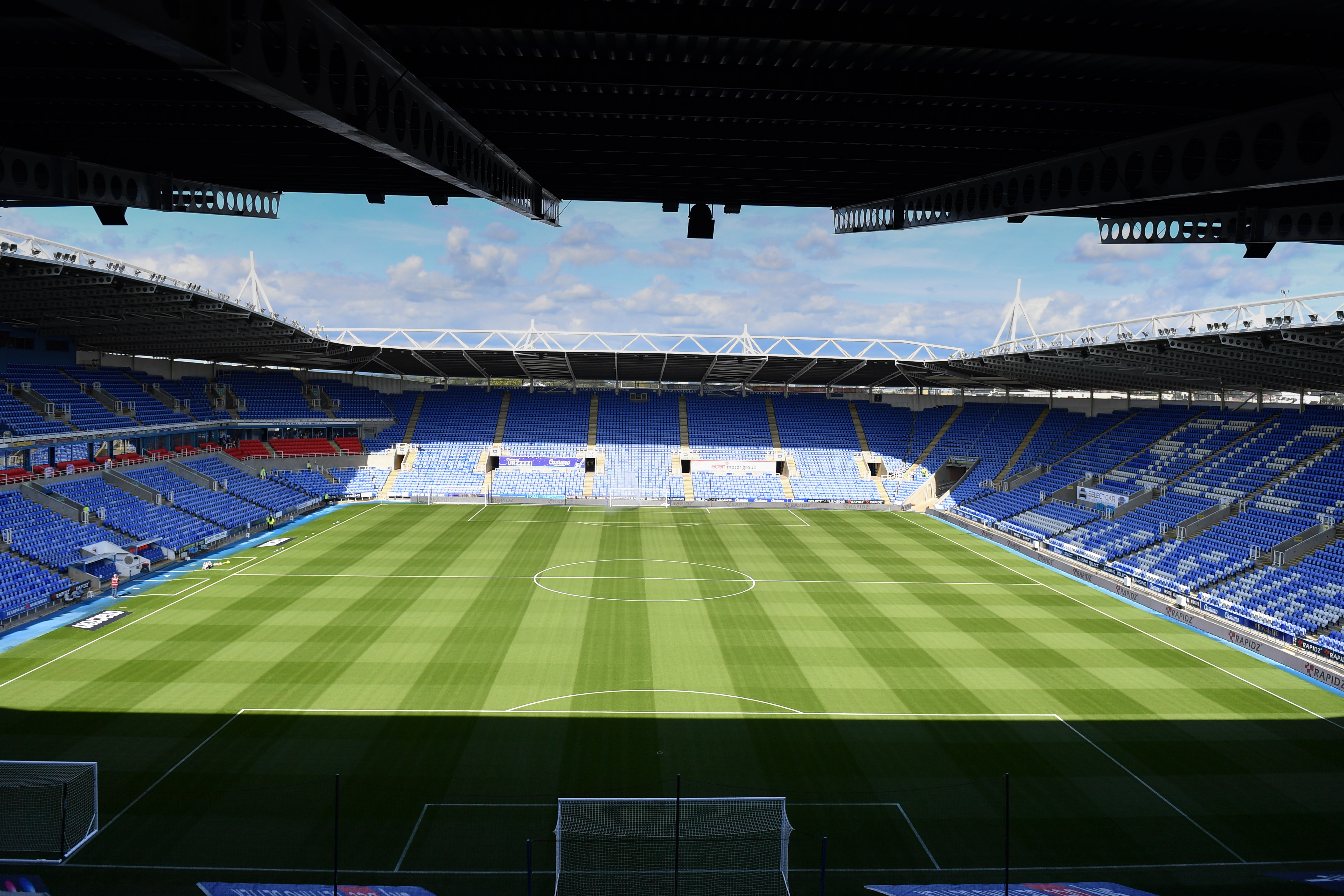 Reading v Queens Park Rangers – Sky Bet Championship – Select Car Leasing Stadium