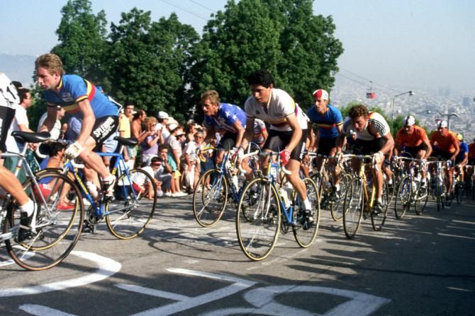 1984 Worlds: Defending champion Greg LeMond (USA) on the wheel of Belgium's Rudy Dhaenens