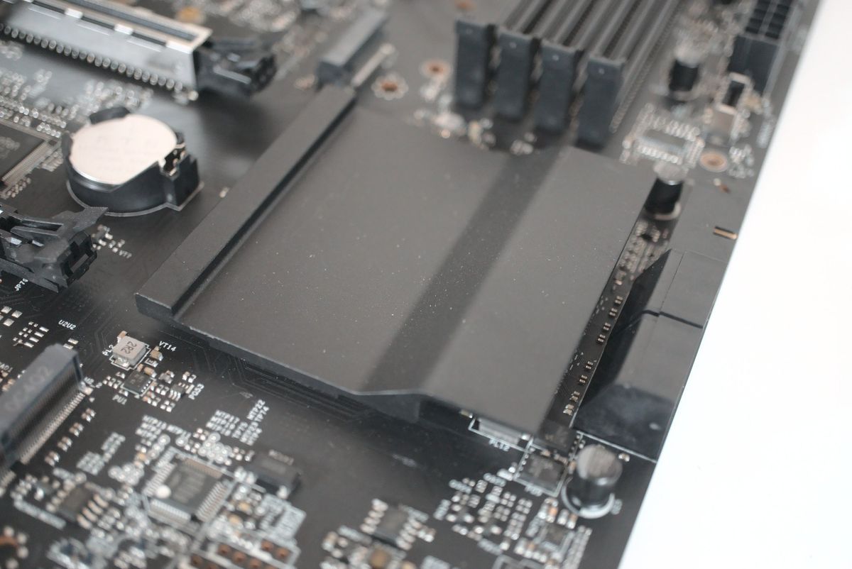 NZXT N7 Z590