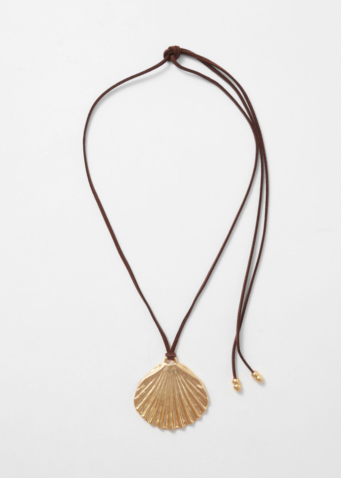 Seashell-Pendant Cord Necklace