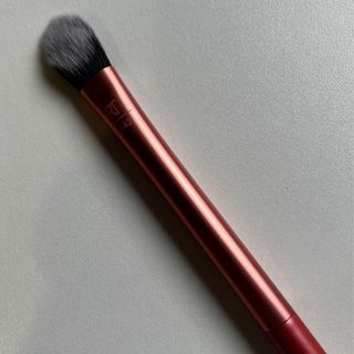 real techniques brightening concealer brush