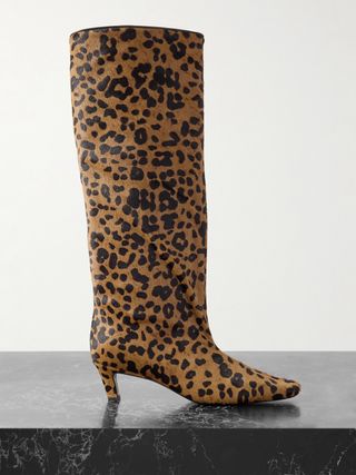 Kalbsfellstiefel mit Leopardenmuster und breitem Schaft