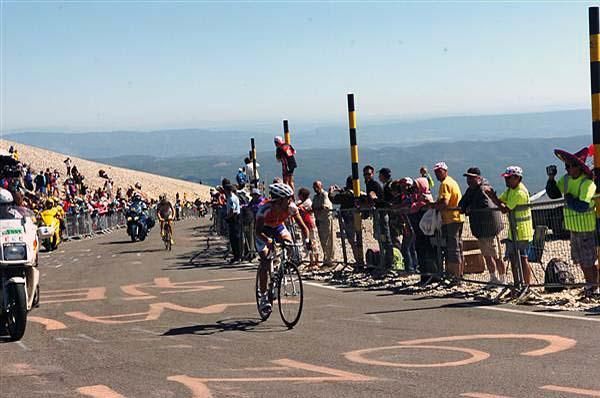 Juan Manuel Garate (Rabobank) leads Tony Martin (Columbia-HTC).