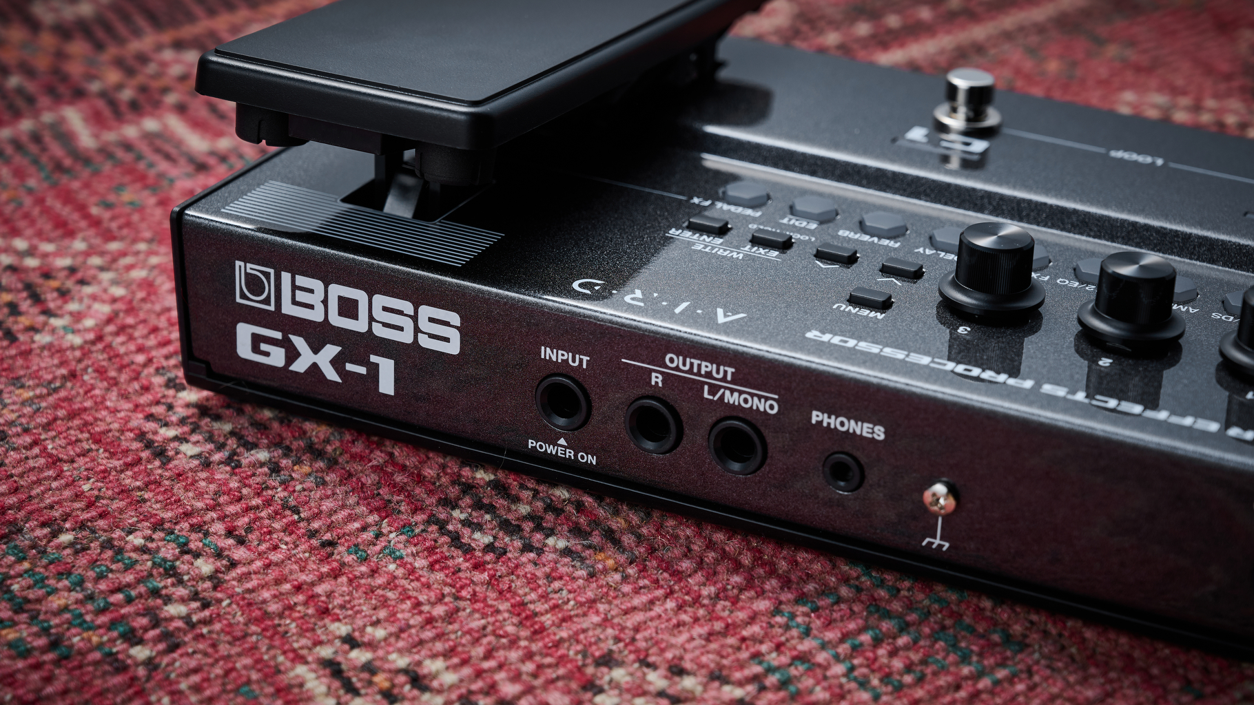Close up of the connections on the Boss GX-1 multi-effects pedal