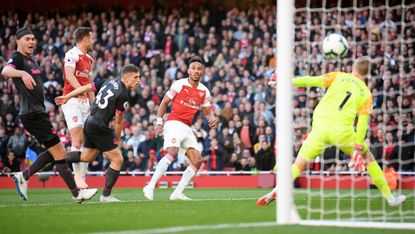 Pierre-Emerick Aubameyang Arsenal 2 Everton 0 Premier League