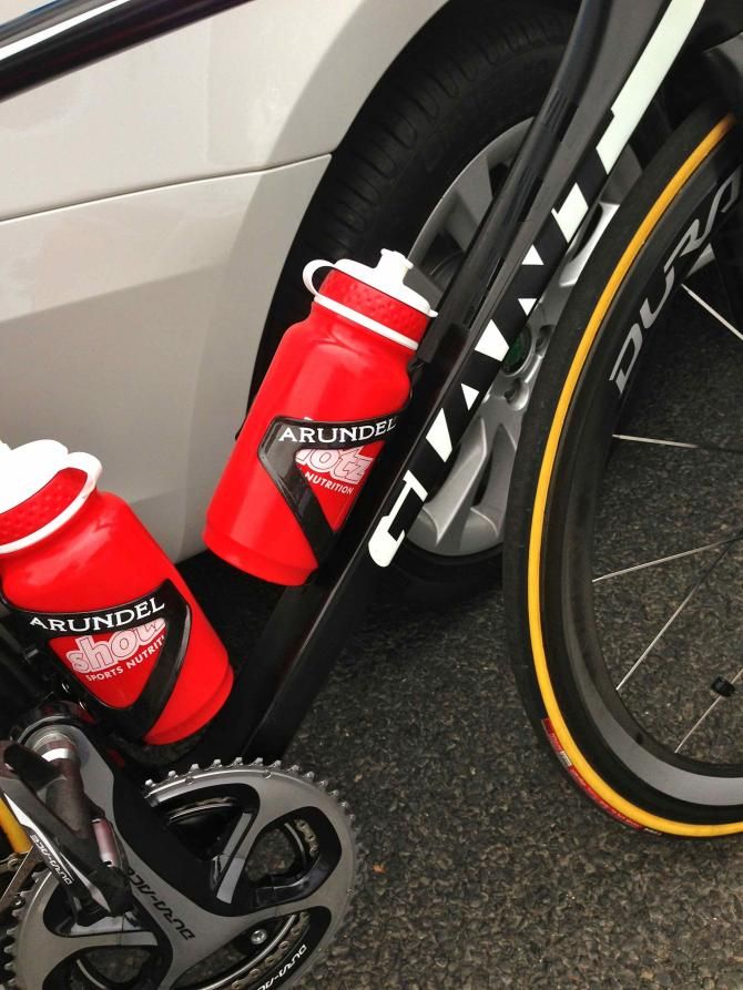 Carbon Arundel cages kept Phelan's bottles secure