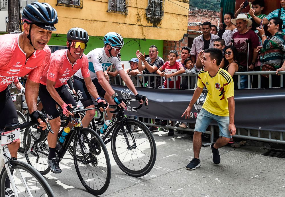 Chris Froome rides next to Rigoberto Uran during the Giro de Rigo