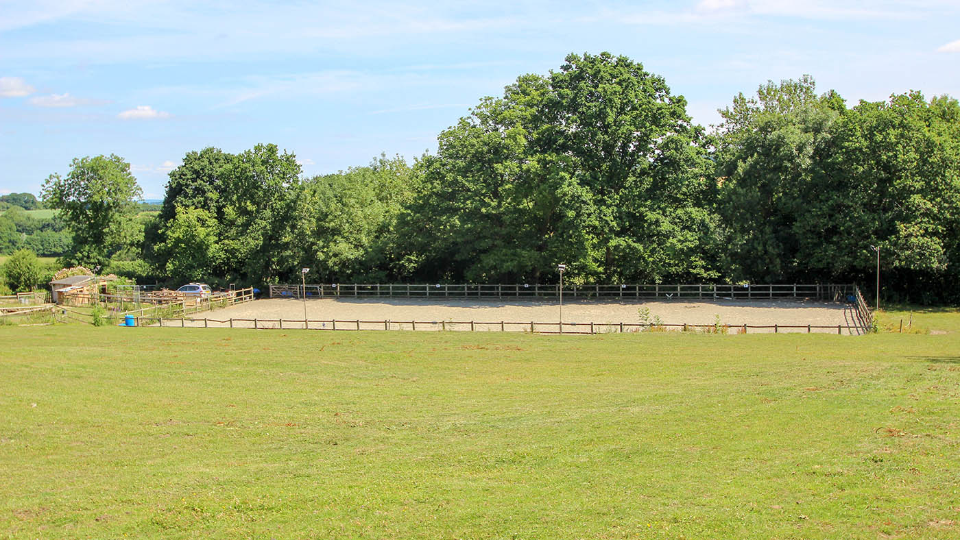 Greenwood Farm - Outdoor manege