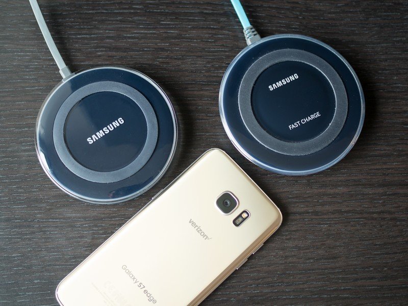 Samsung'dan Qi şarj cihazları