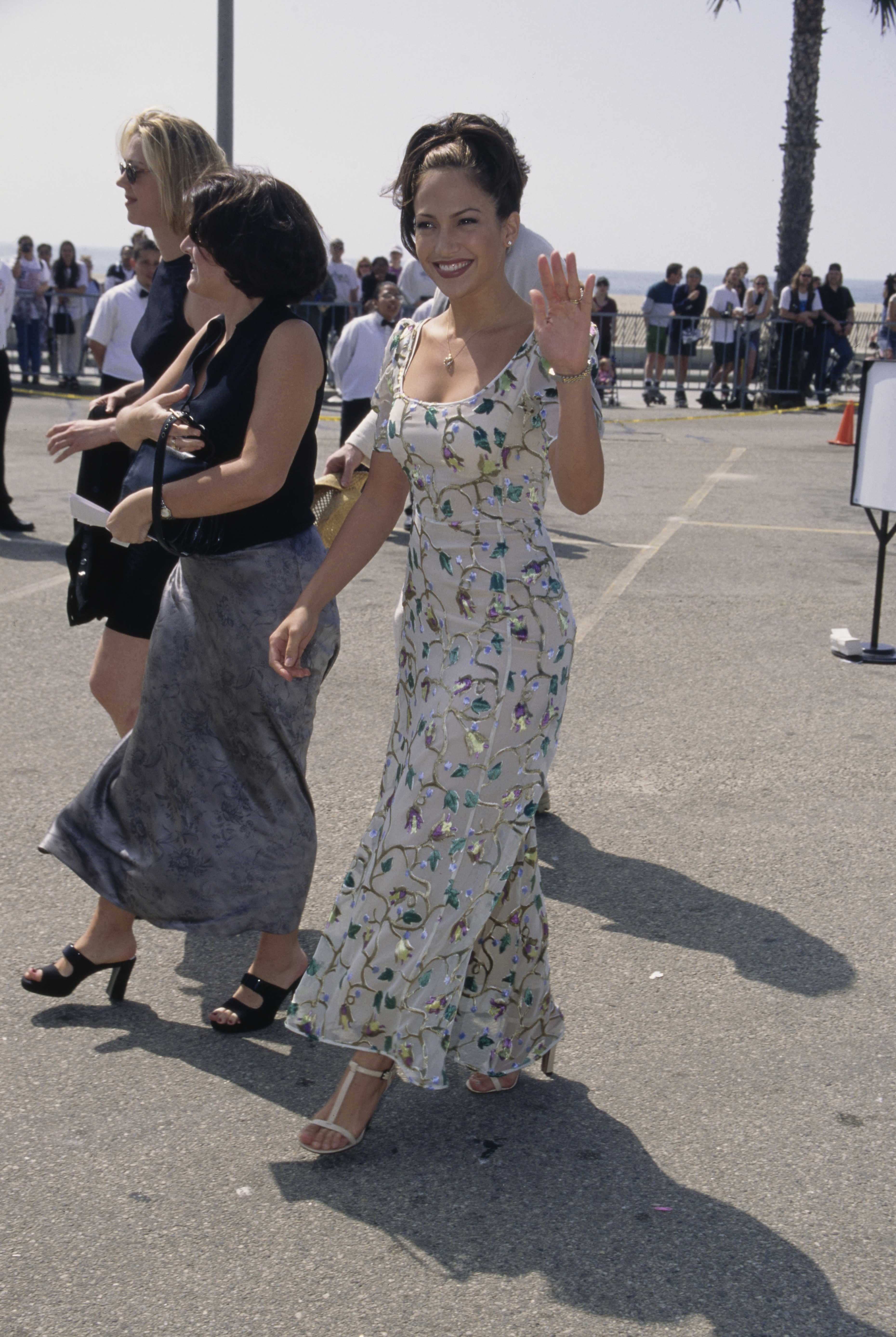 Jennifer Lopez wears t-bar sandals.