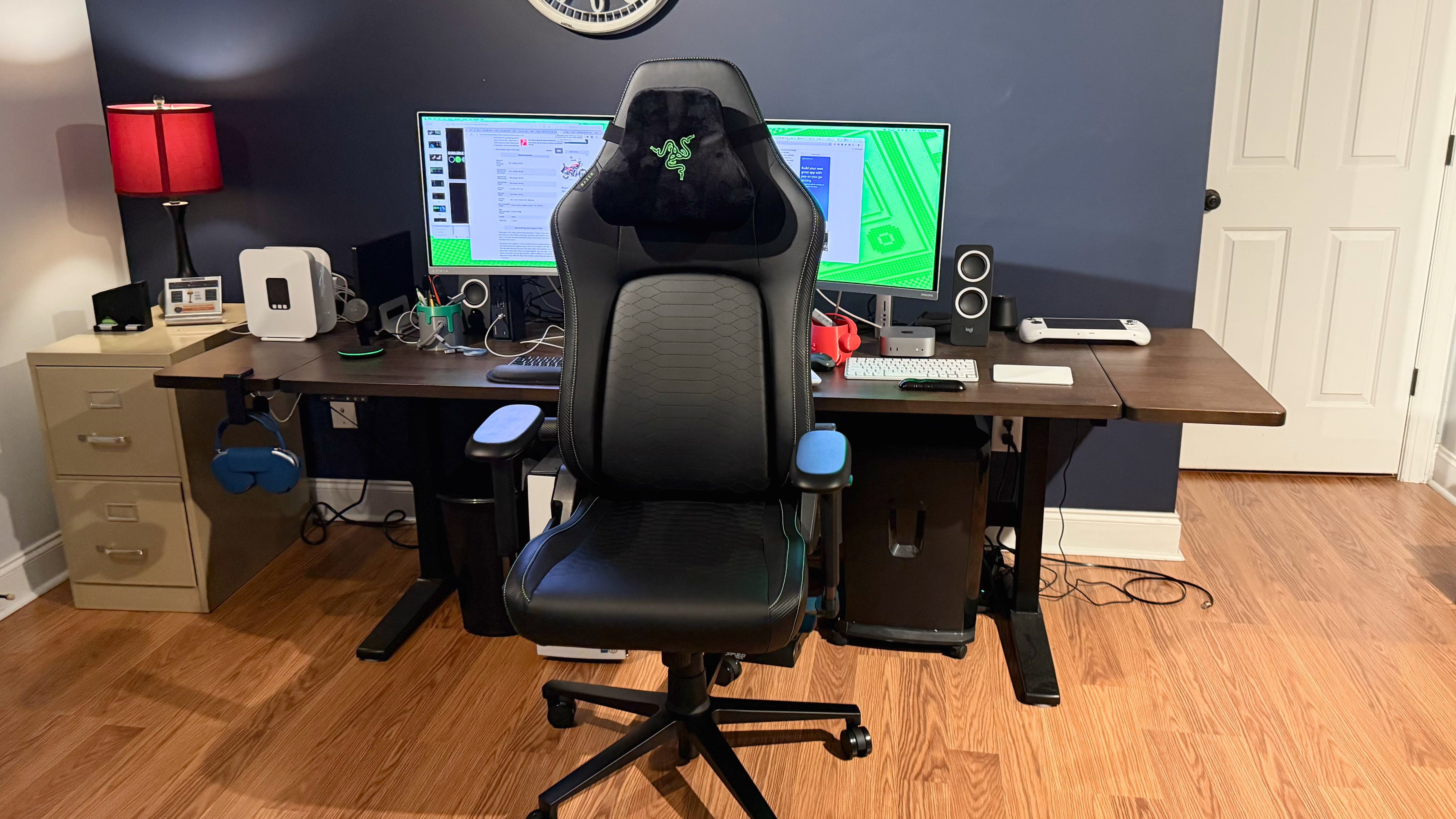 Razer Iskur V2