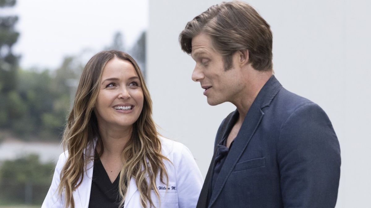 Camilla Luddington and Chris Carmack on Grey&#039;s Anatomy.