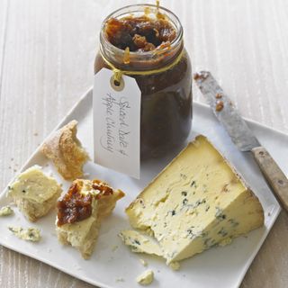 Spiced Apple and Date Chutney
