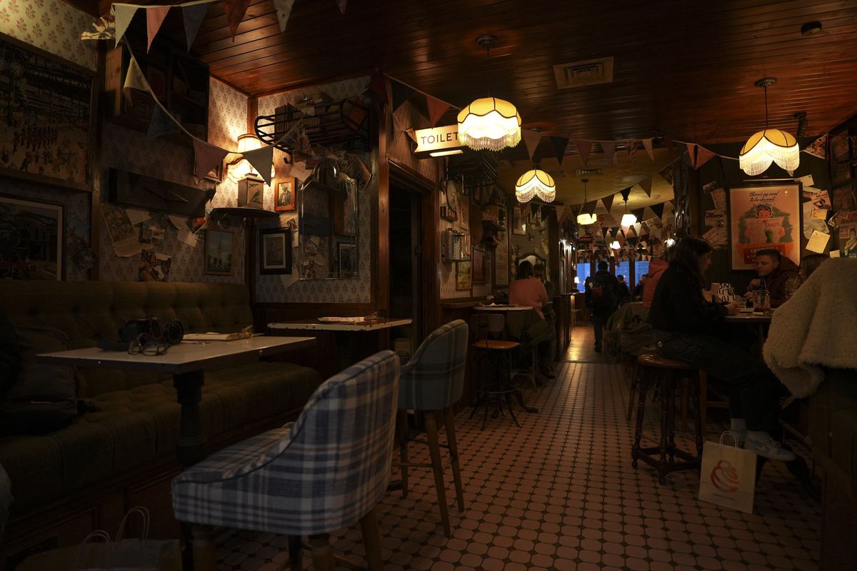 Sigma 12mm f/1.4 DC | C image quality test shot showing architecture and interior performance