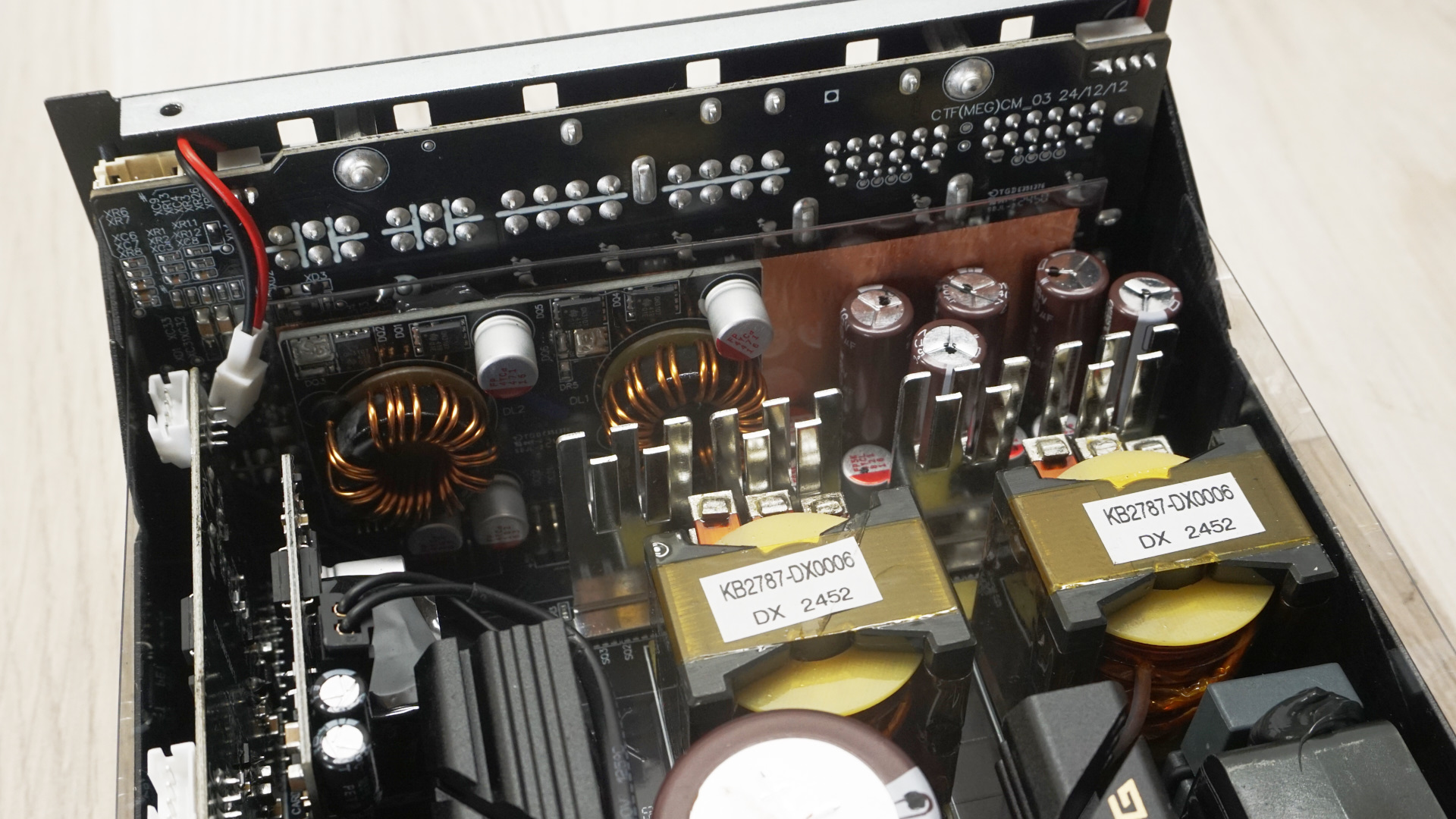MSI MEG AI1600T PCIE5 Titanium PSU