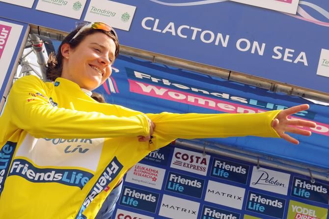 Vos pulls on the leader's jersey in Clacton-on-Sea