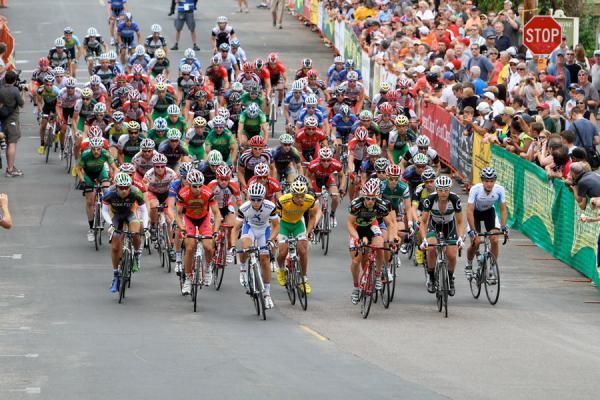 The men start the race climbing Chilkoot HillImage