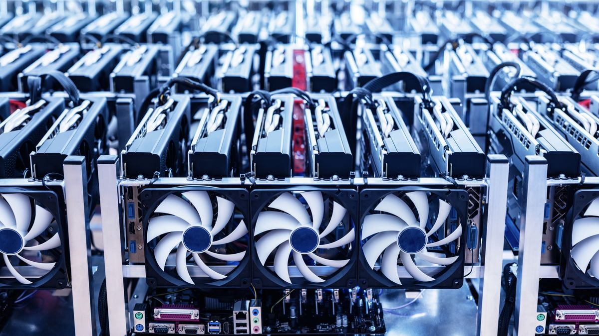 The infrastructure of an active cryptocurrency farm