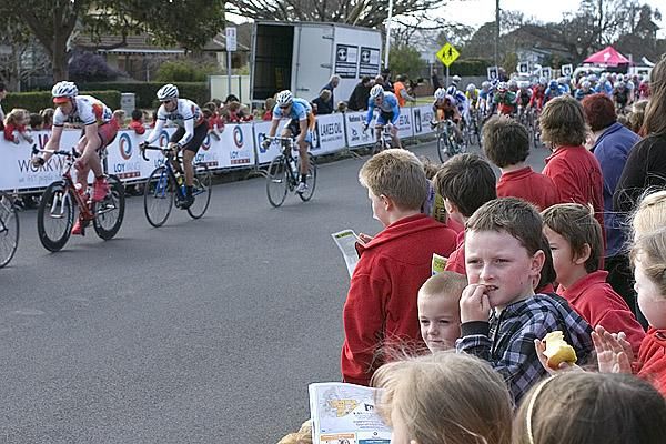Nail biting stuff in the 2009 Lakes Oil Tour of Gippsland stage five criterium in Sale.