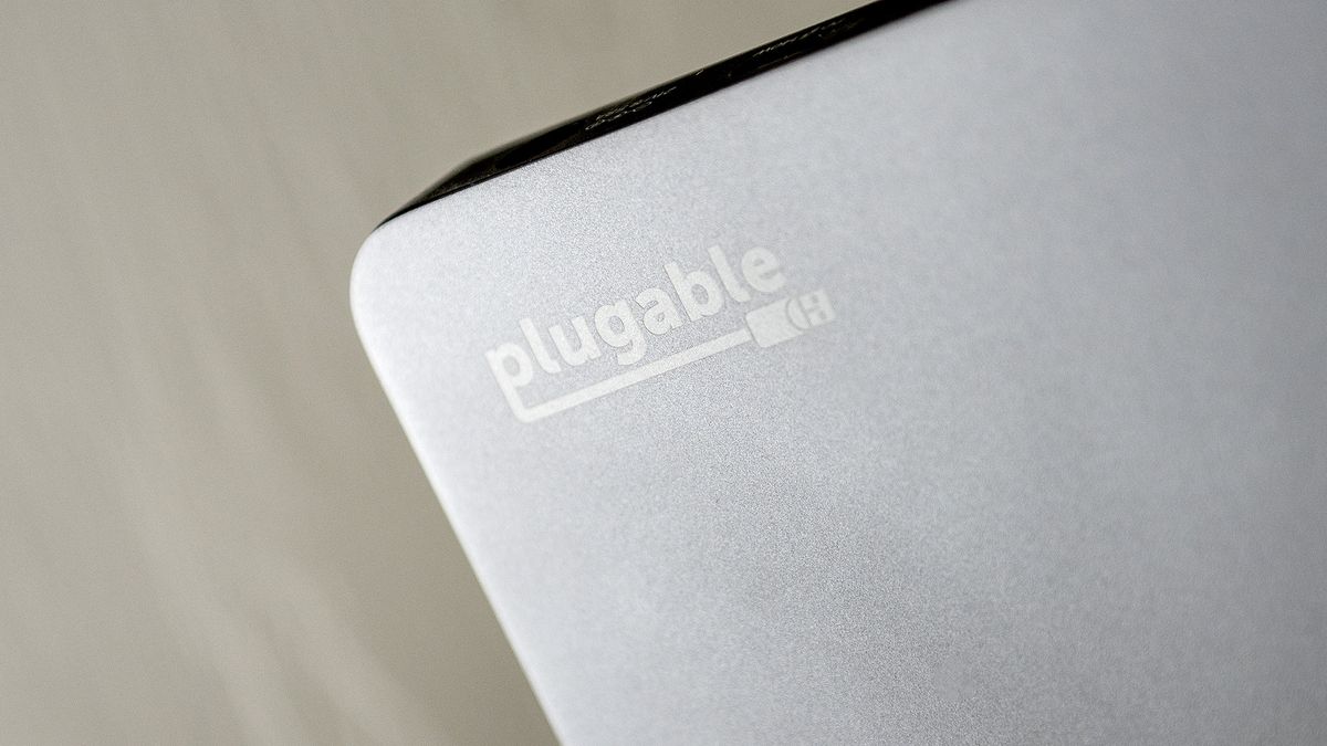 Plugable UD-7400PD dock