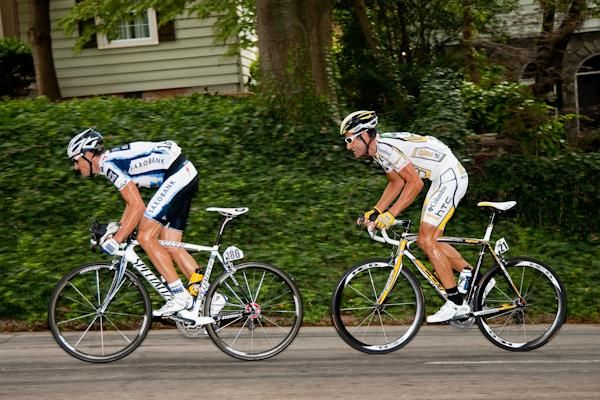 Jason McCartney (Saxo Bank) leads George Hincapie (Columbia-HTC) during a small attack.