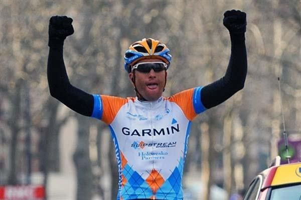 Christian Vande Velde (Garmin-Slipstream) gives his winning salute.