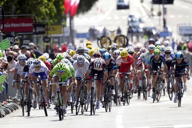 Viviani was far too powerful for the other sprinters