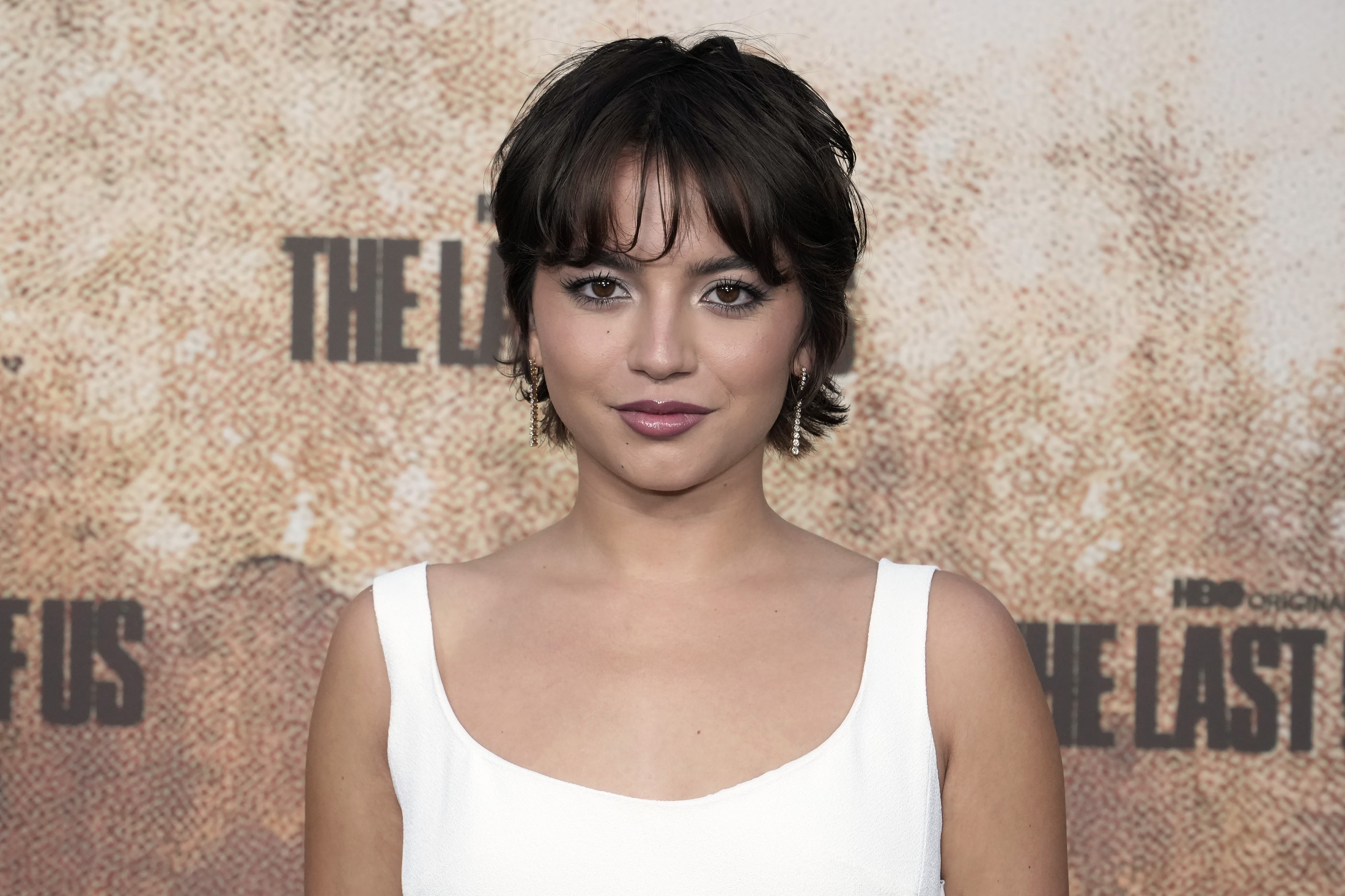 bixie - Isabela Merced