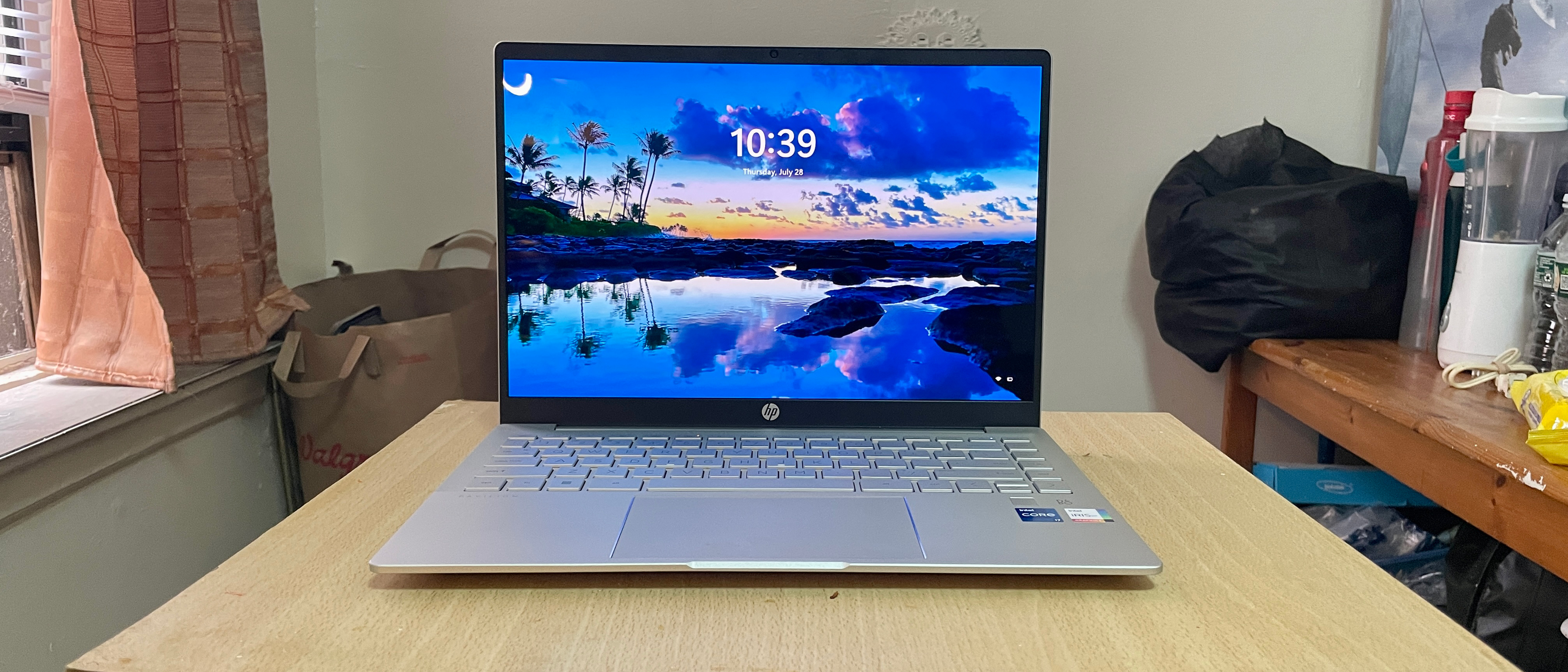 HP Pavilion Plus (14-eh0097nr) Review: A Powerful, Shiny OLED Portable