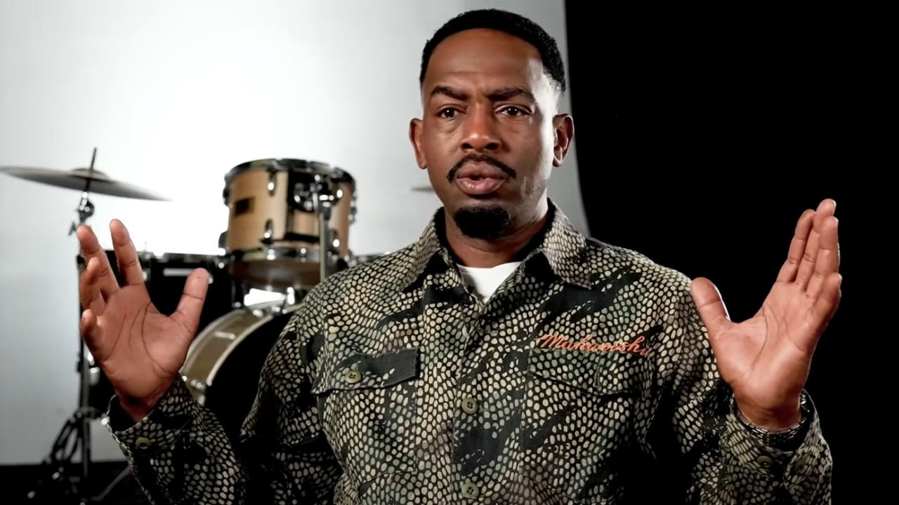 Bill Bellamy speaks to VLADTV about his career.