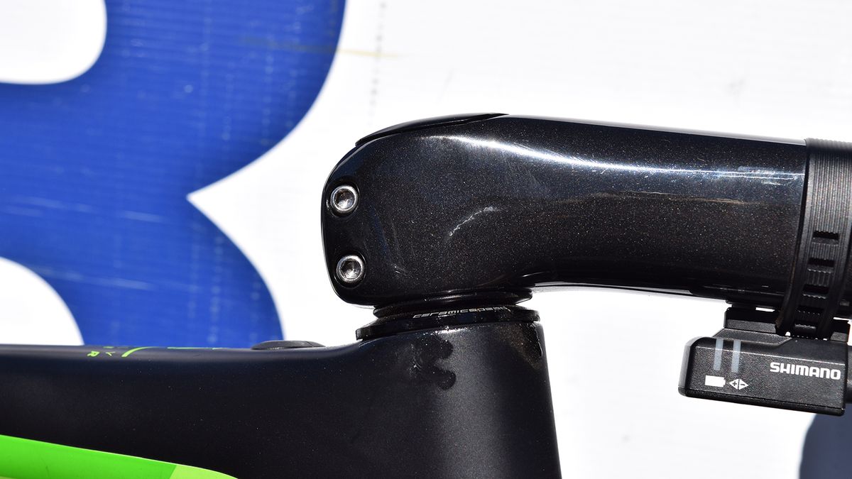 Renshaw's stem has a fairly aggressive negative angle. The stem can be set for -7, -12 or -17