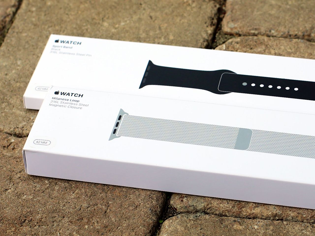 Apple Watch Sport and Milanese band boxes