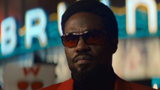 Simon Williams (Yahya Abdul-Mateen II) attends the premiere of his movie on Wonder Man.