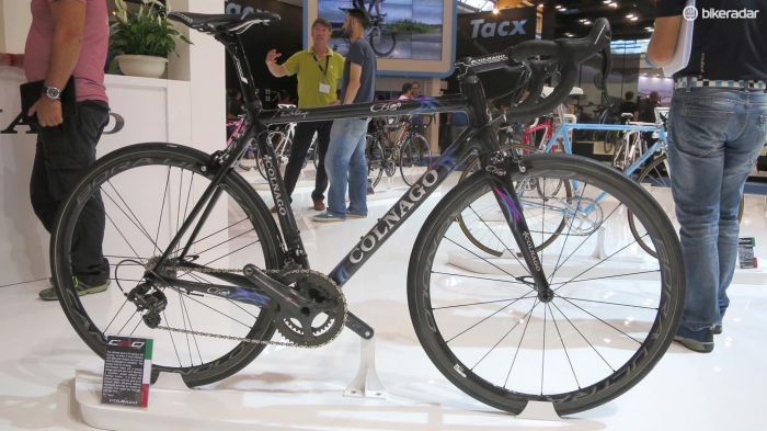 Colnago is also offering these rather fetching tradional Colnago hand painted finishes for the C60