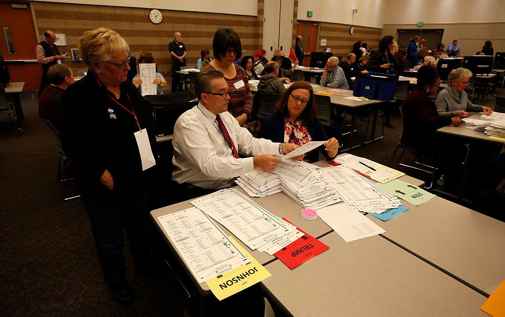 Judge halts recount in Michigan