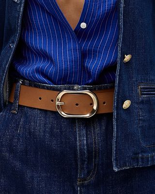 Oval Buckle Belt in Italian Leather