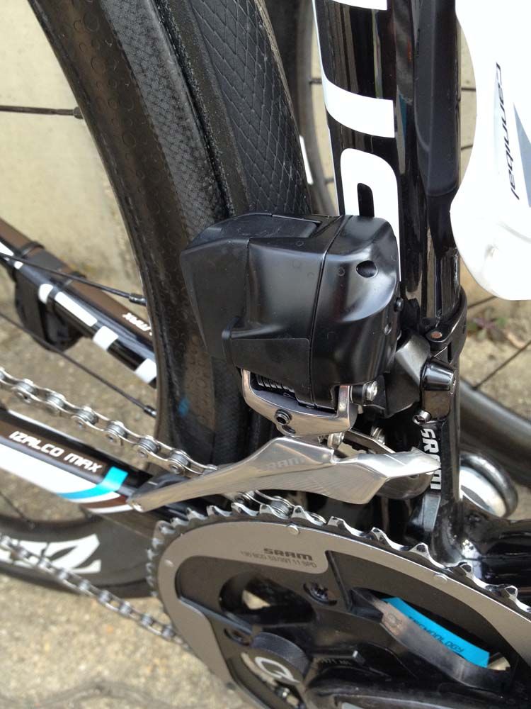 A clear shot of the front derailler