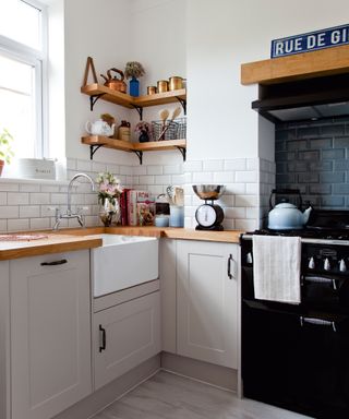 shaker kitchen with wooden corner shelves