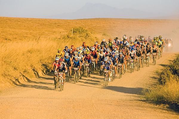 Fast starts help whittle down the 1000-rider peloton to a more manageable lead group.