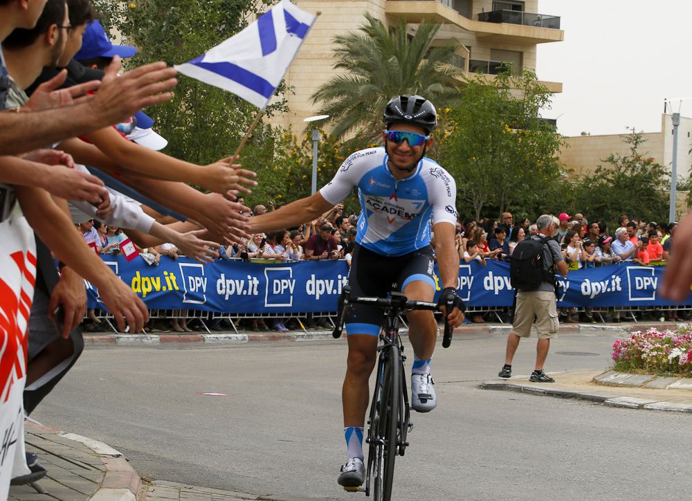 Guy Niv greets the crowd before the Giro's third stage in Israel